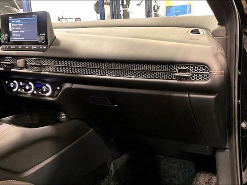 Used 2024 Honda HR-V Sport image 16