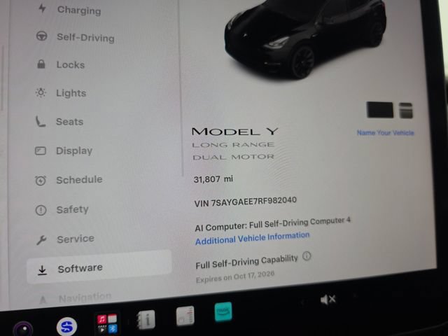 Used 2024 Tesla Model Y Long Range AWD/4WD image 3