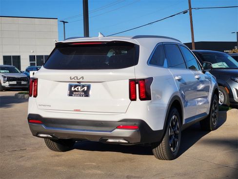 New 2026 Kia Sorento S image 4
