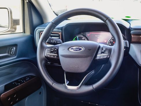 Used 2023 Ford Maverick Lariat image 15