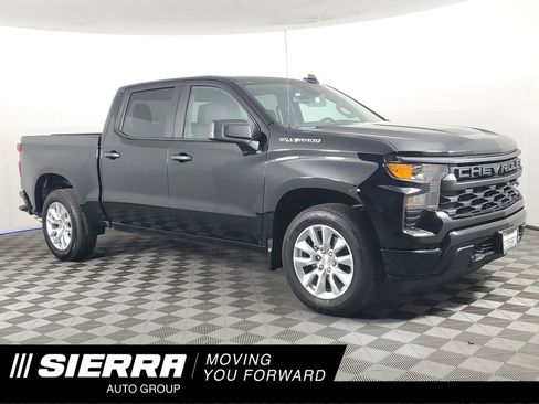 Used 2022 Chevrolet Silverado 1500 Custom image 1