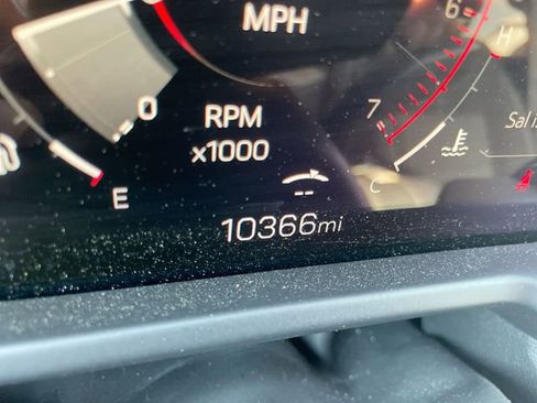 Used 2025 GMC Acadia Elevation FWD image 21