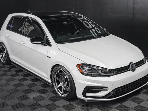Used 2018 Volkswagen Golf R 4-Door image 29