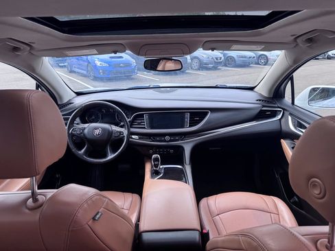 Used 2020 Buick Enclave Essence FWD image 18