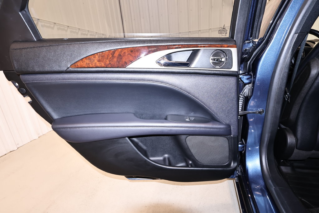 Used 2018 Lincoln MKZ Reserve w/ Climate Package AWD/4WD image 13