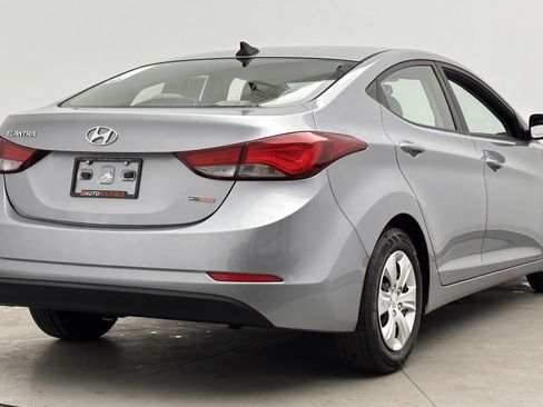 Used 2016 Hyundai Elantra SE image 7