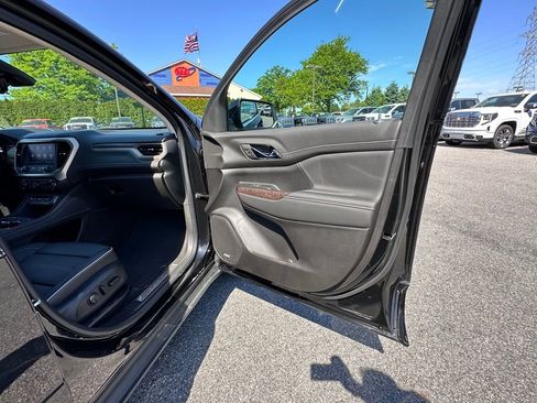 Used 2023 GMC Acadia Denali w/ Denali Ultimate Package AWD/4WD image 14