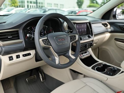 Used 2023 GMC Acadia Denali w/ Denali Technology Package FWD image 22