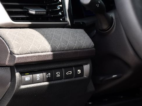Used 2025 Toyota Camry XLE w/ Premium Plus Package FWD image 14