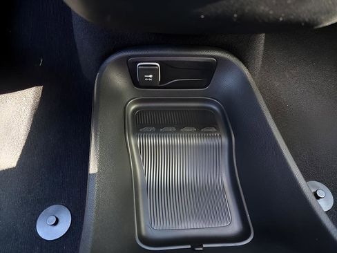 New 2026 Chrysler Pacifica Select image 24