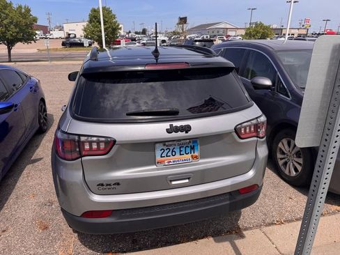 Used 2023 Jeep Compass Latitude AWD/4WD image 5
