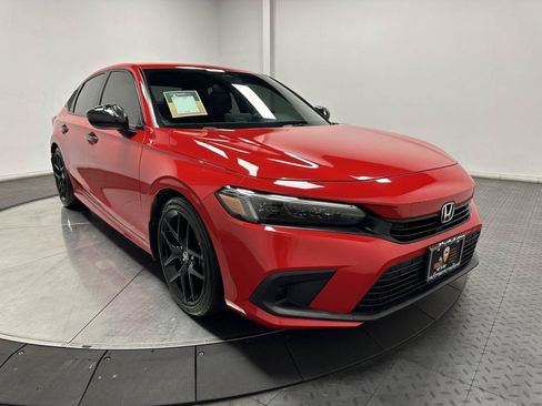Used 2023 Honda Civic Sport image 2