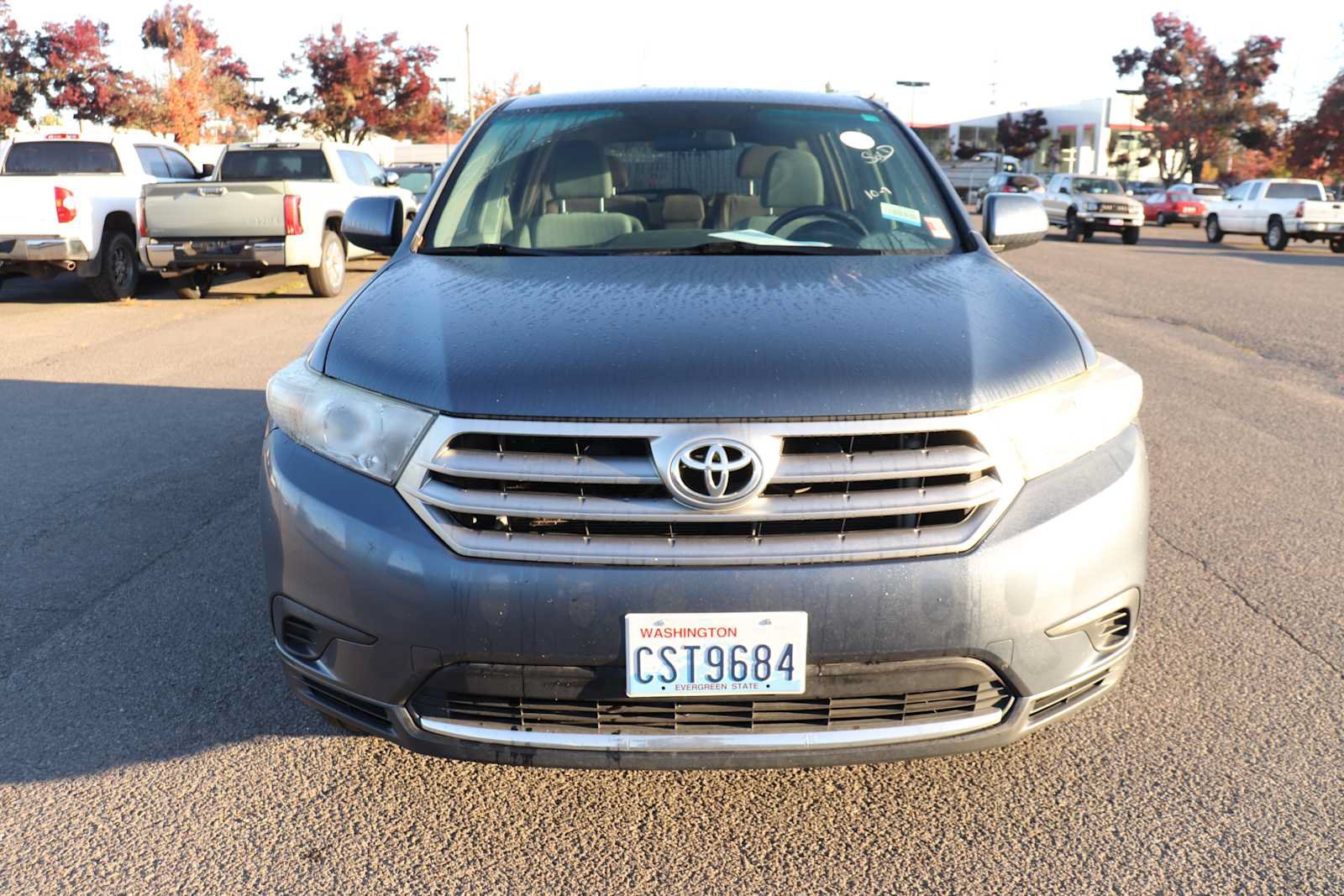 Used 2013 Toyota Highlander FWD w/ Cold Weather Pkg image 2