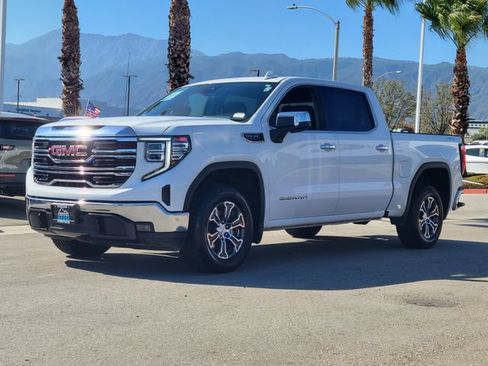 Used 2025 GMC Sierra 1500 SLT AWD/4WD image 2