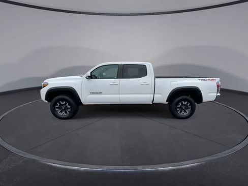 Certified 2023 Toyota Tacoma TRD Off-Road AWD/4WD image 5