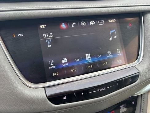 Used 2017 Cadillac XT5 Luxury w/ Driver Awareness Package image 22