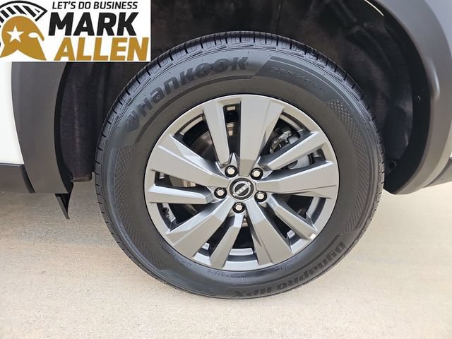 Used 2025 Nissan Pathfinder SV FWD image 32