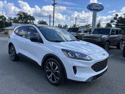 Used 2021 Ford Escape SE w/ SE Sport Appearance Package