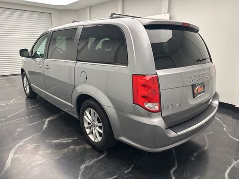 Used 2019 Dodge Grand Caravan SXT FWD image 4