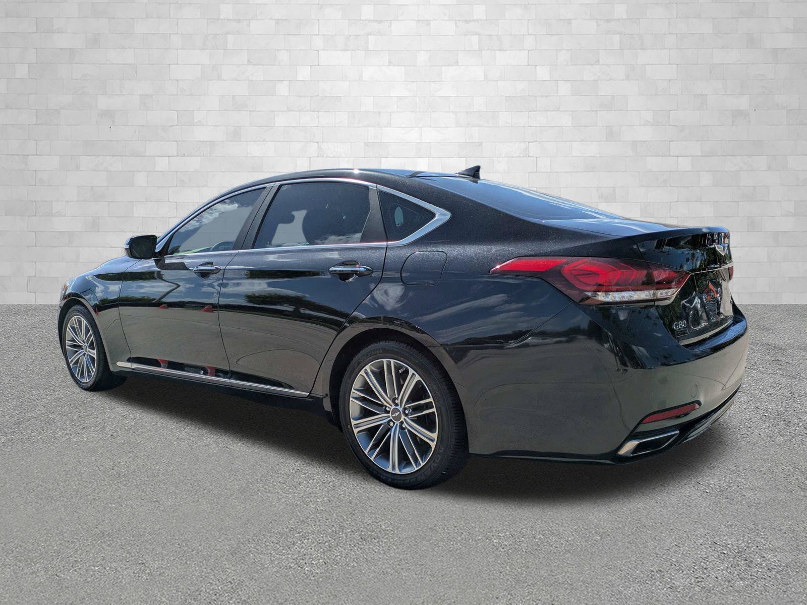 Used 2018 Genesis G80 3.8 RWD image 4