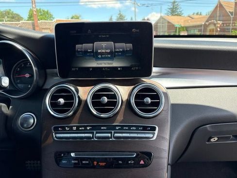 Used 2019 Mercedes-Benz GLC 300 4MATIC image 9
