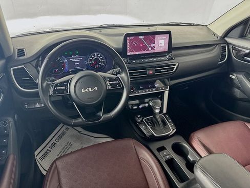 Certified 2023 Kia Seltos SX w/ SX Sunroof Package AWD/4WD image 23