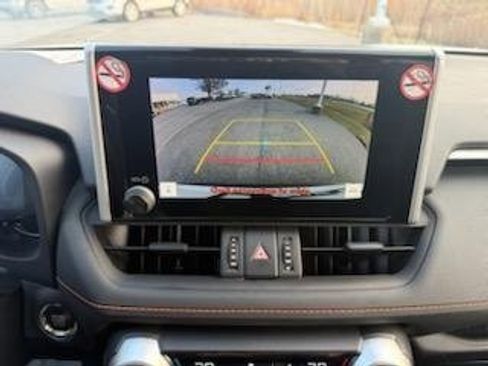 Used 2024 Toyota RAV4 Adventure image 11