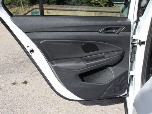 Used 2022 Volkswagen GTI Autobahn image 32