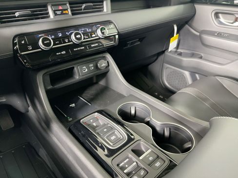 New 2025 Honda Pilot EX-L image 24