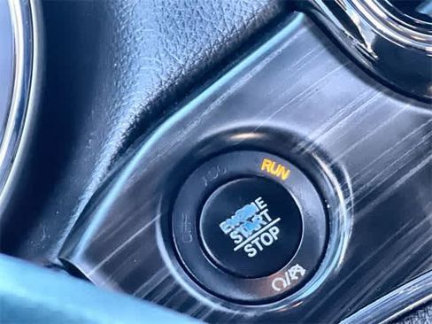 Used 2019 Jeep Grand Cherokee Limited image 28