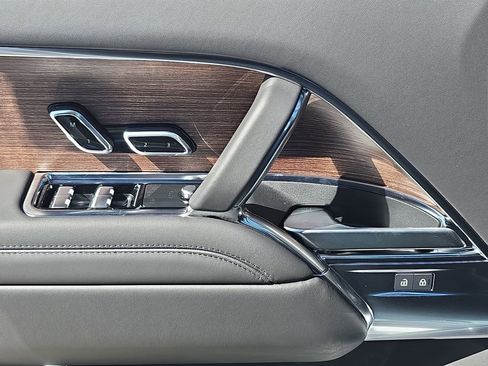 New 2026 Land Rover Range Rover SE image 29