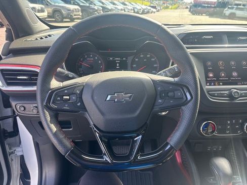Used 2023 Chevrolet TrailBlazer RS FWD image 17