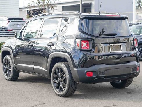 Used 2023 Jeep Renegade Altitude image 7