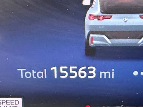 Certified 2025 BMW X2 xDrive28i image 18