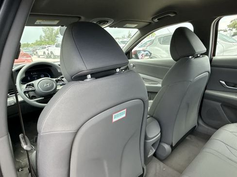 Used 2025 Hyundai Elantra SE FWD image 23
