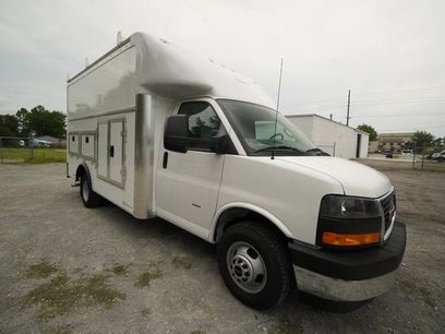 New 2025 GMC Savana 3500 w/ Power Convenience Package