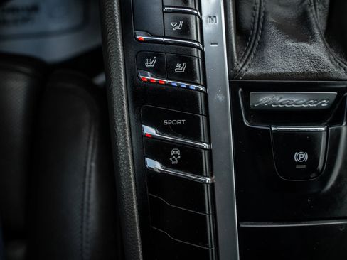 Used 2018 Porsche Macan S image 38