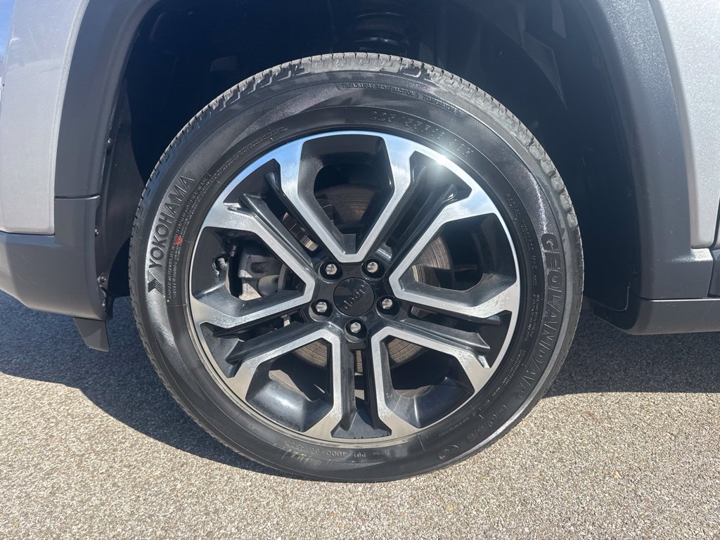 Used 2023 Jeep Compass Limited AWD/4WD image 7