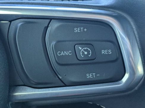 Used 2022 Jeep Wrangler Unlimited Sahara AWD/4WD image 26
