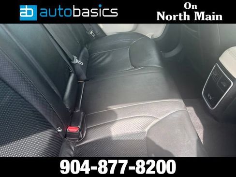 Used 2021 Chrysler 300 Touring w/ Chrome Appearance Package RWD image 11