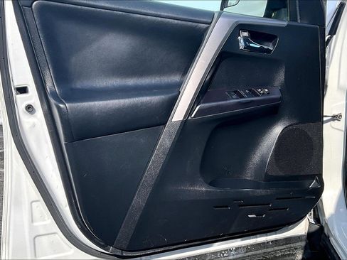 Used 2017 Toyota RAV4 XLE image 22