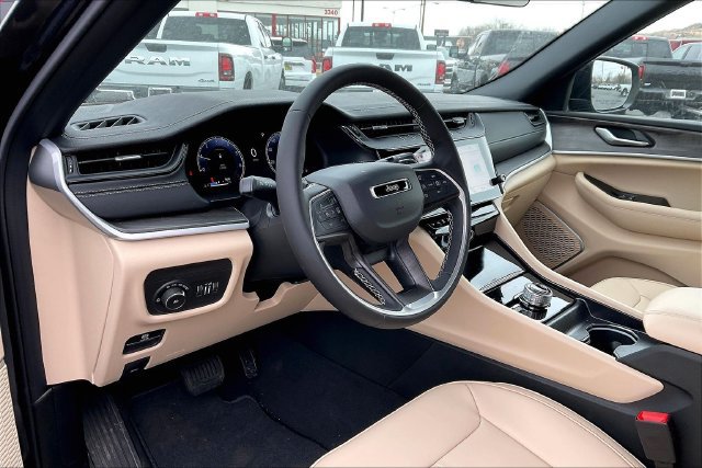 New 2026 Jeep Grand Cherokee Limited AWD/4WD image 6