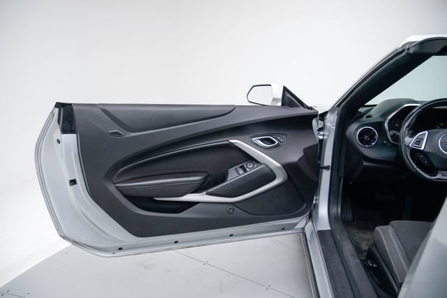 Used 2017 Chevrolet Camaro SS RWD image 22