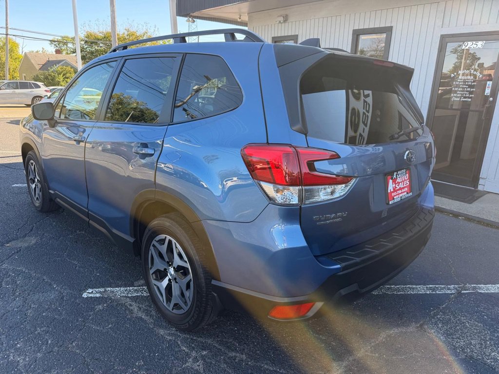 Used 2024 Subaru Forester Premium AWD/4WD image 7