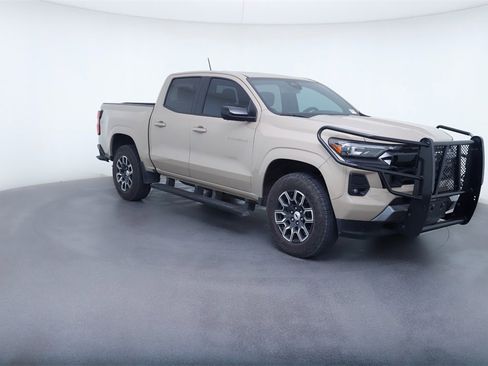 Used 2024 Chevrolet Colorado Z71 w/ Z71 Convenience Package 2 image 10