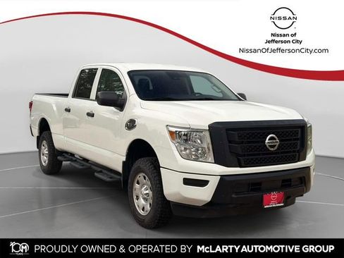 Used 2022 Nissan Titan S w/ HD Front GAWR Package AWD/4WD image 1
