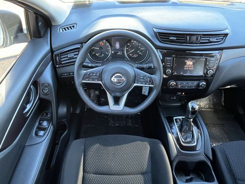Used 2022 Nissan Rogue Sport S image 12