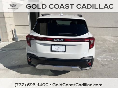 Used 2024 Kia Seltos SX w/ SX Sunroof Package image 3