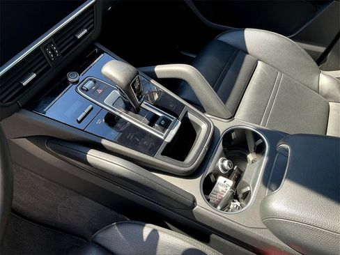 Certified 2023 Porsche Cayenne Coupe image 20