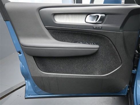 Certified 2024 Volvo XC40 B5 Plus w/ Protection Package Premier image 20